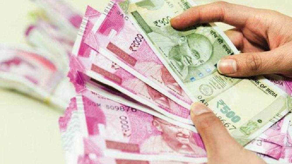 Rupee depreciates to new lifetime low; stocks decline for sixth day