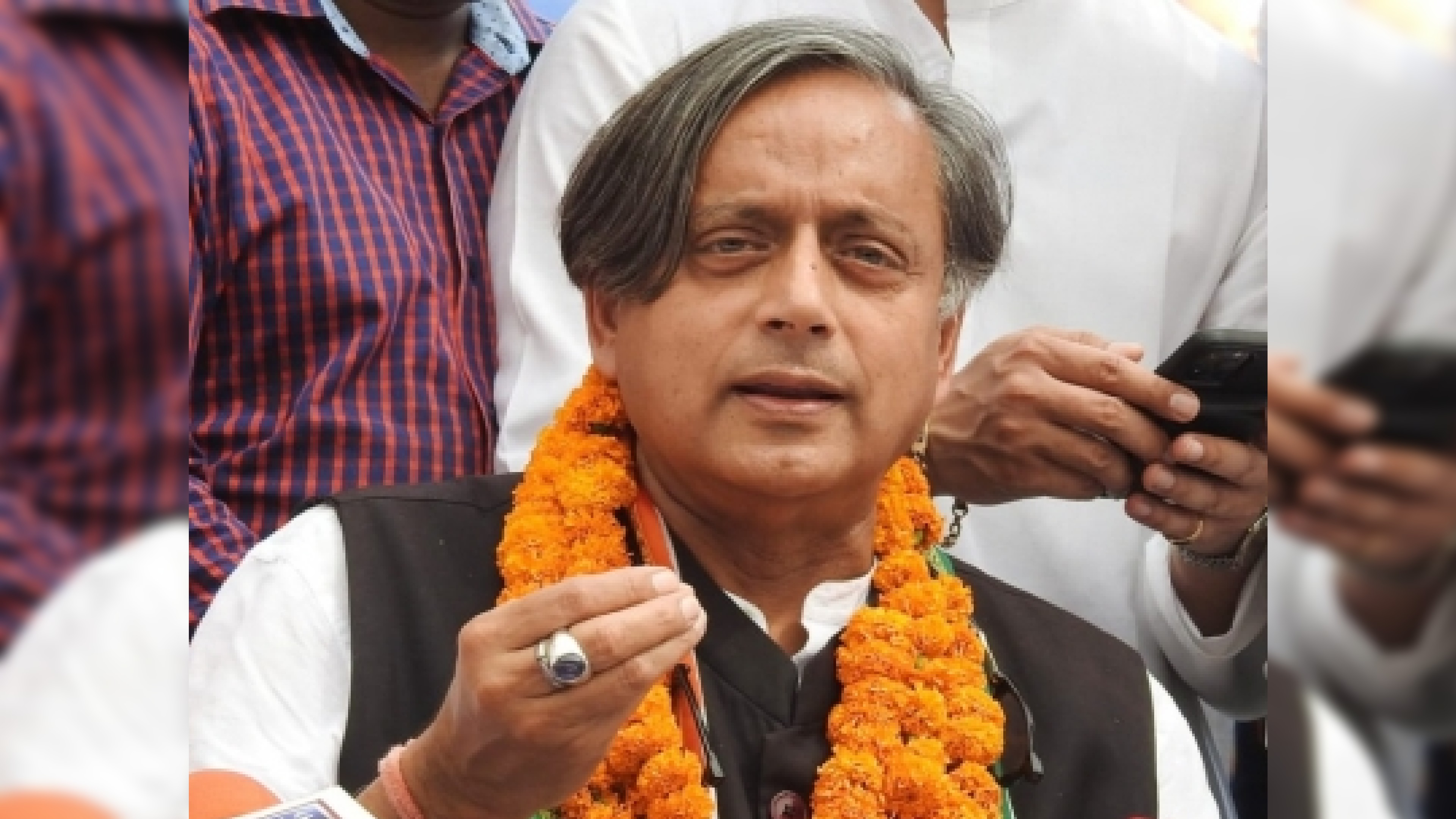 I have my own vision for Cong, will not pull out: Tharoor