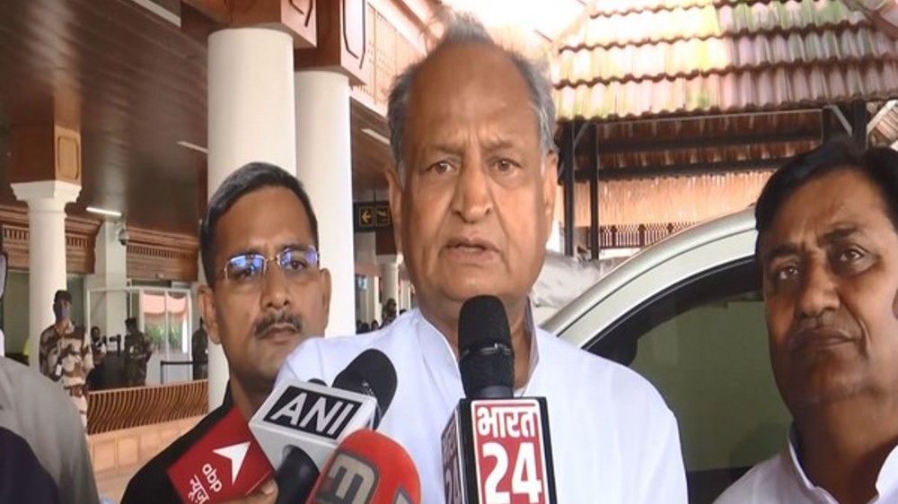 No Gandhi to contest Congress prez elections, reiterates Gehlot No Gandhi to contest Congress prez elections, reiterates Gehlot