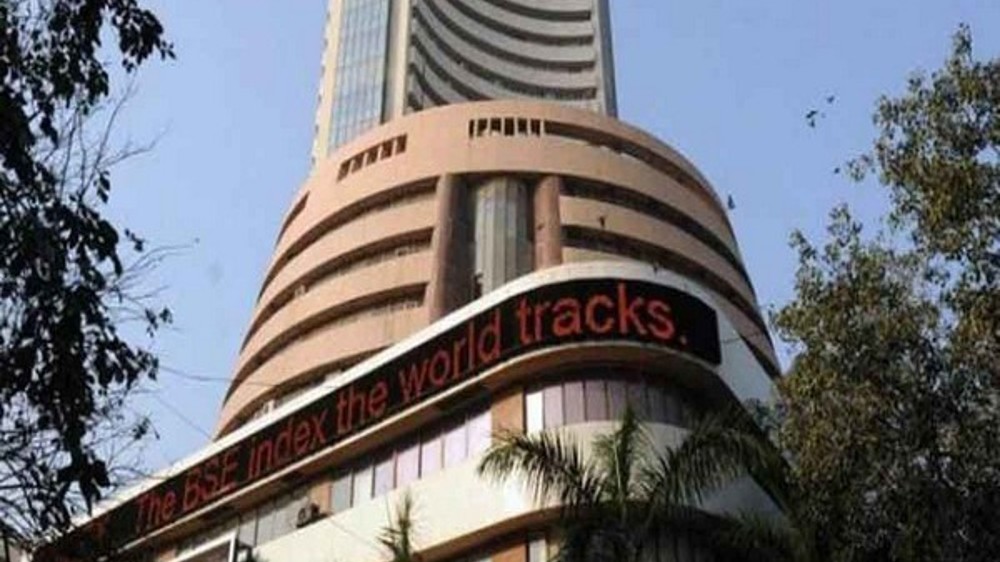 Sensex slides 735 pts amid weak global cues; bank stocks tumble Sensex slides 735 pts amid weak global cues; bank stocks tumble