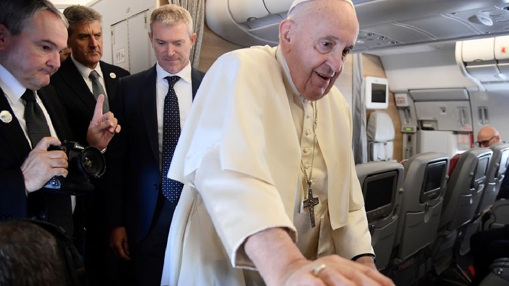 Pope arrives in Kazakhstan, says always ready for China visit Pope arrives in Kazakhstan, says always ready for China visit