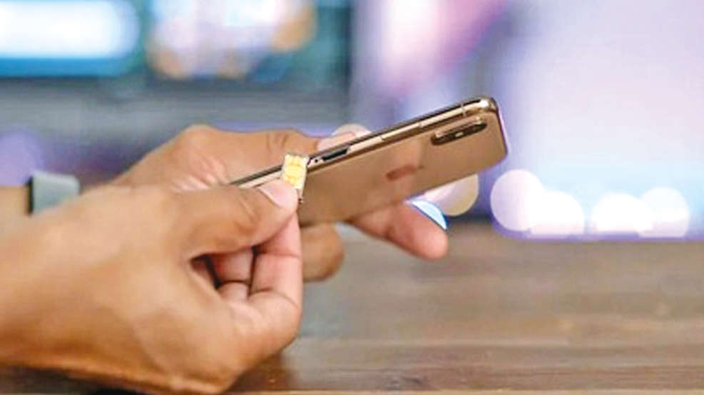 Apple ditches physical SIM tray in iPhone 14 series in US