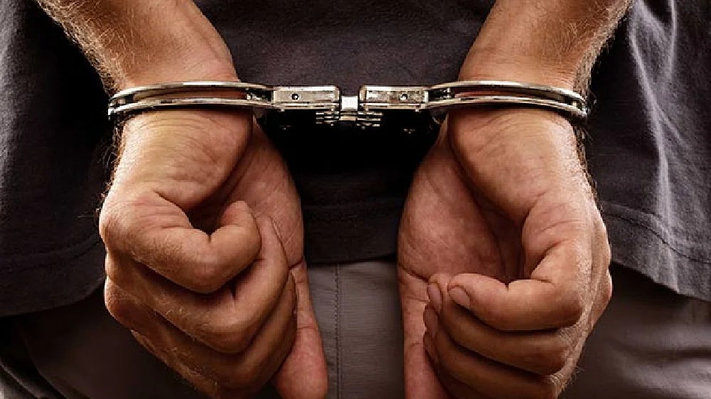Trio steals Rs 10L from house of retired IAS official; nabbed Trio steals Rs 10L from house of retired IAS official; nabbed