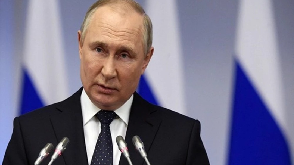 Putin denounces inhuman terrorist attack at Russian school Putin denounces inhuman terrorist attack at Russian school