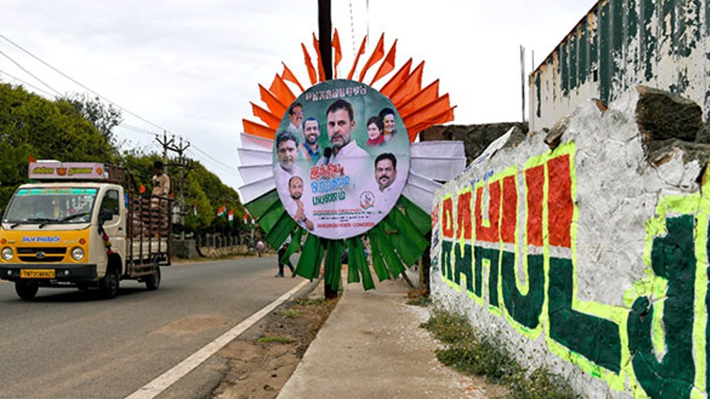 Kerala HC expresses displeasure over boards and flags on highways Kerala HC expresses displeasure over boards and flags on highways