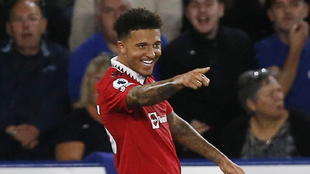 Sancho’s first-half goal helps United defeat Leicester