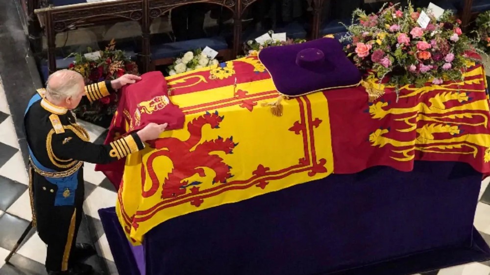 Queens coffin lowered into Royal Vault at Windsor Castle
