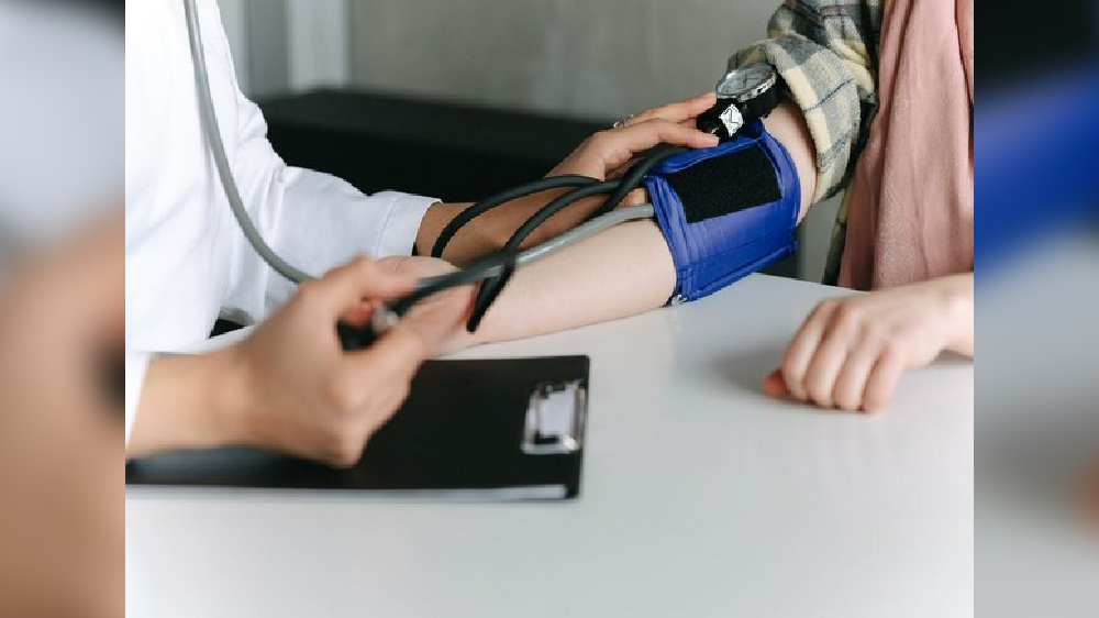 More older adults should check blood pressure at home