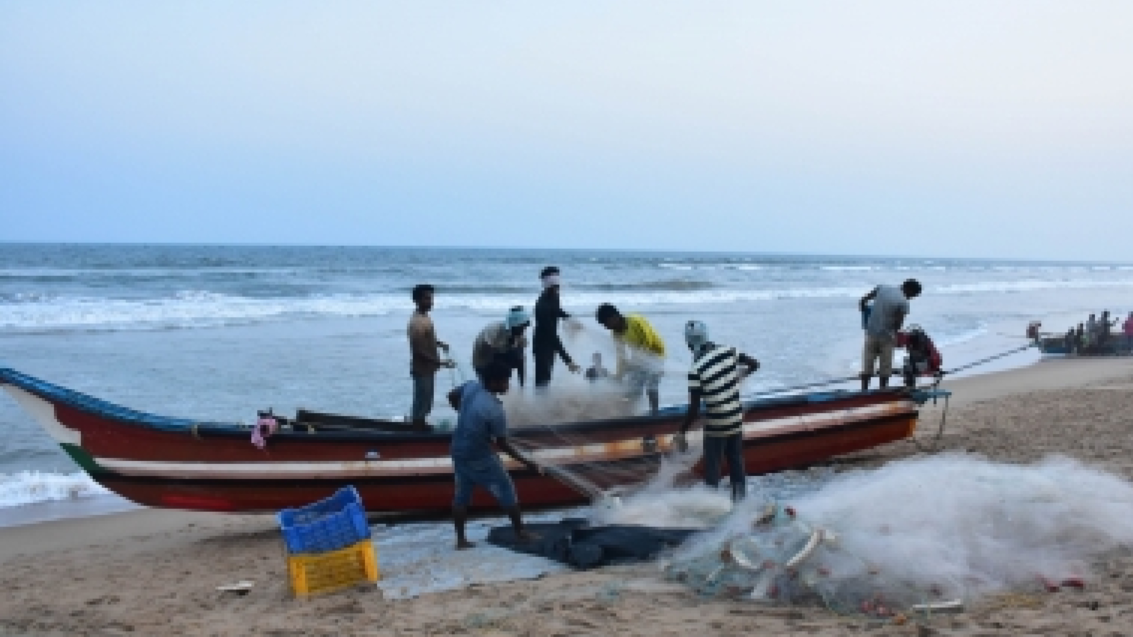 SL Navy arrests 3 TN fishermen