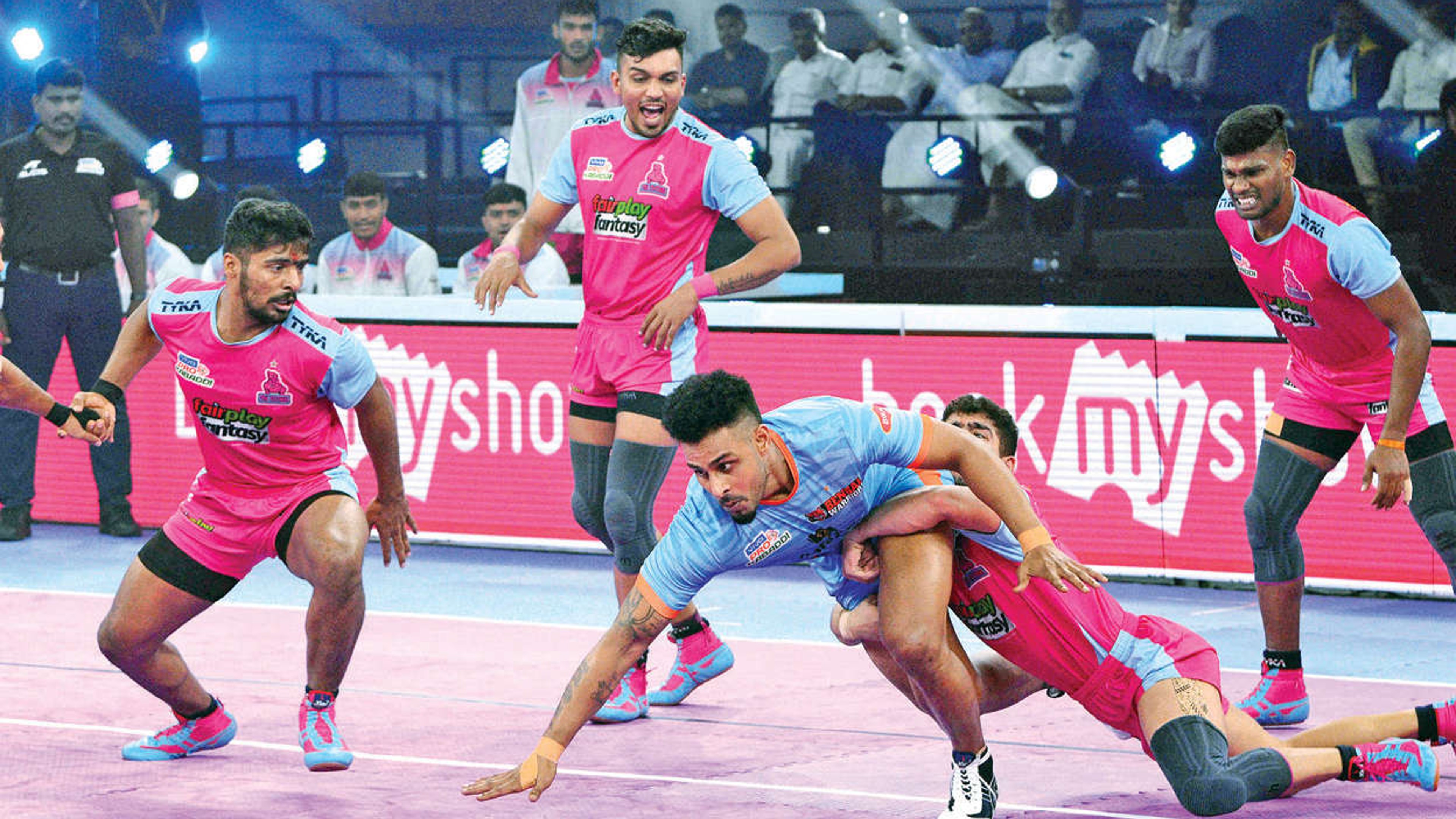 Deshwal, Ajith help Jaipur thrash Bengal