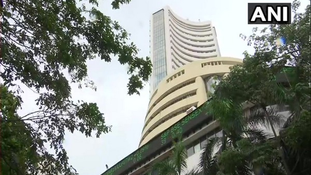 SBI, RIL lead rebound in Indian equities; Sensex up 404 points
