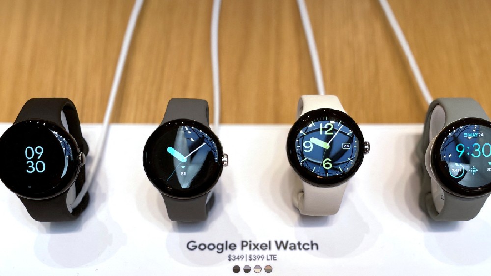 Google’s Pixel Watch app now goes online