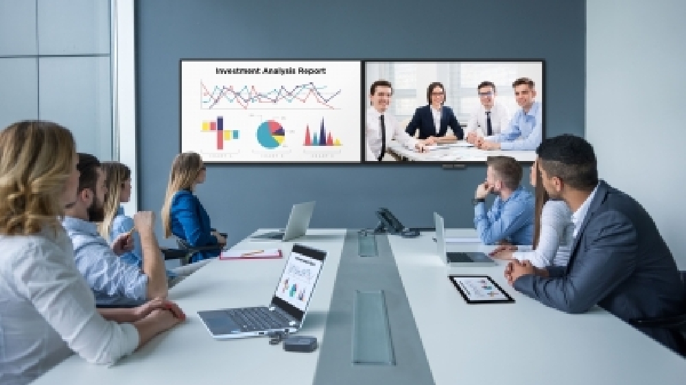 Google Meet to automatically zoom in on your face for more visibility