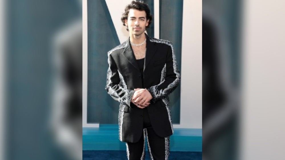 Joe Jonas seen bonding with daughters during musical outing amid divorce Joe Jonas seen bonding with daughters during musical outing amid divorce
