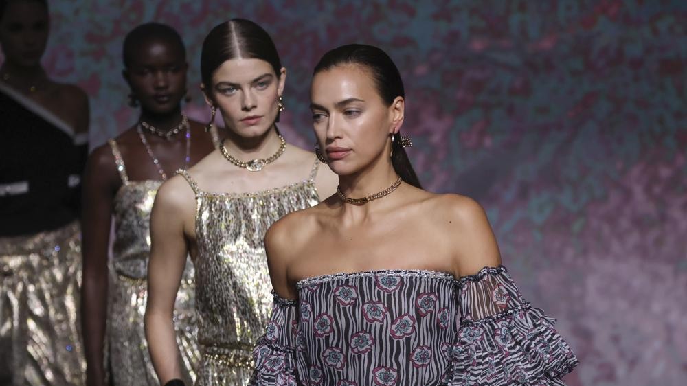 Chanel goes understated in final day of Paris Fashion Week