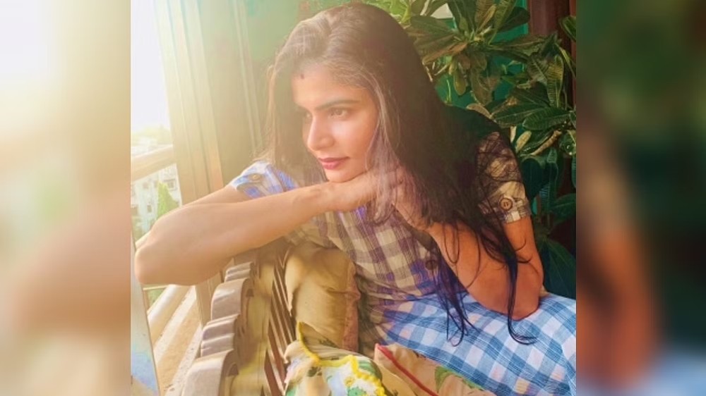 Chinmayi tears into celeb photographer over alleged sexual abuse Chinmayi tears into celeb photographer over alleged sexual abuse