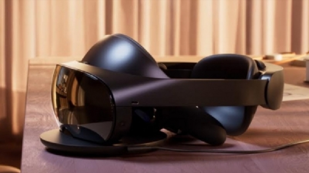 Zuckerberg unveils new VR headset Meta Quest Pro for $1,500 Zuckerberg unveils new VR headset Meta Quest Pro for $1,500
