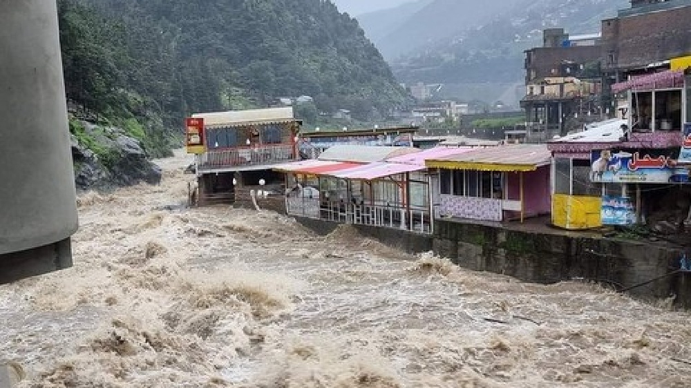 Around 1,700 people killed, over 12,800 injured in Pak rain, flood Around 1,700 people killed, over 12,800 injured in Pak rain, flood