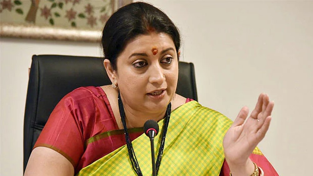 Whole country watching TMCs corruption in WB: Smriti Irani