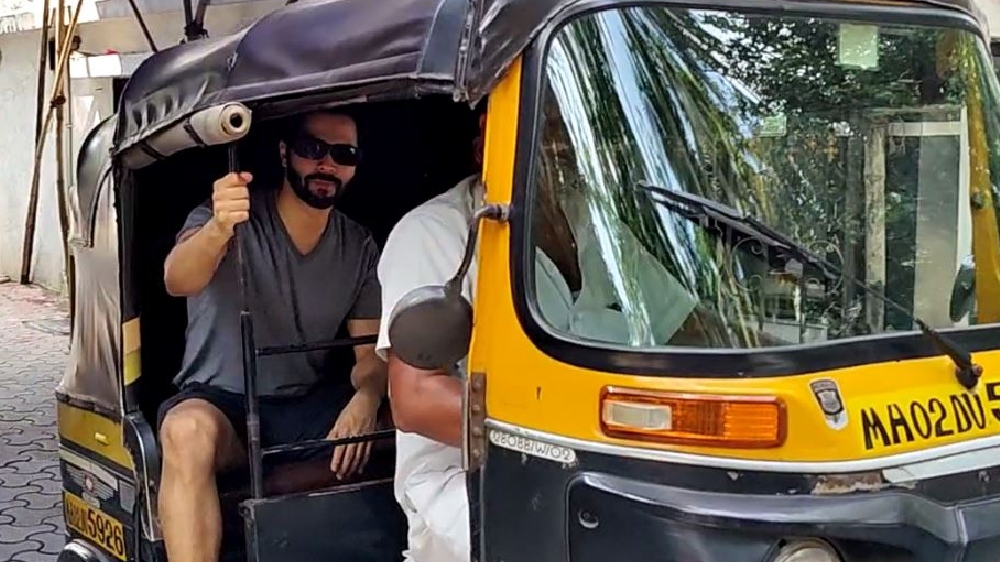 Varun Dhawan ditches car for an auto ride in Mumbai: Checkout pics