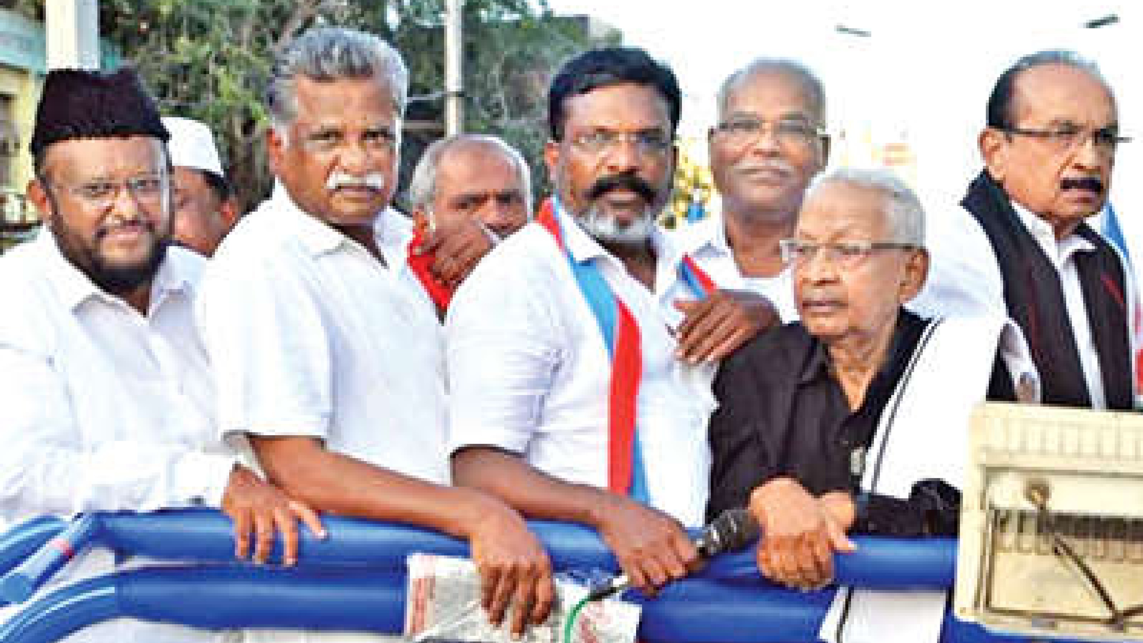 Left, VCK, Cong, MDMK form human chain in TN