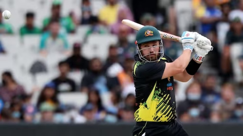 Aus skipper talks of missed chances after T20I loss to England
