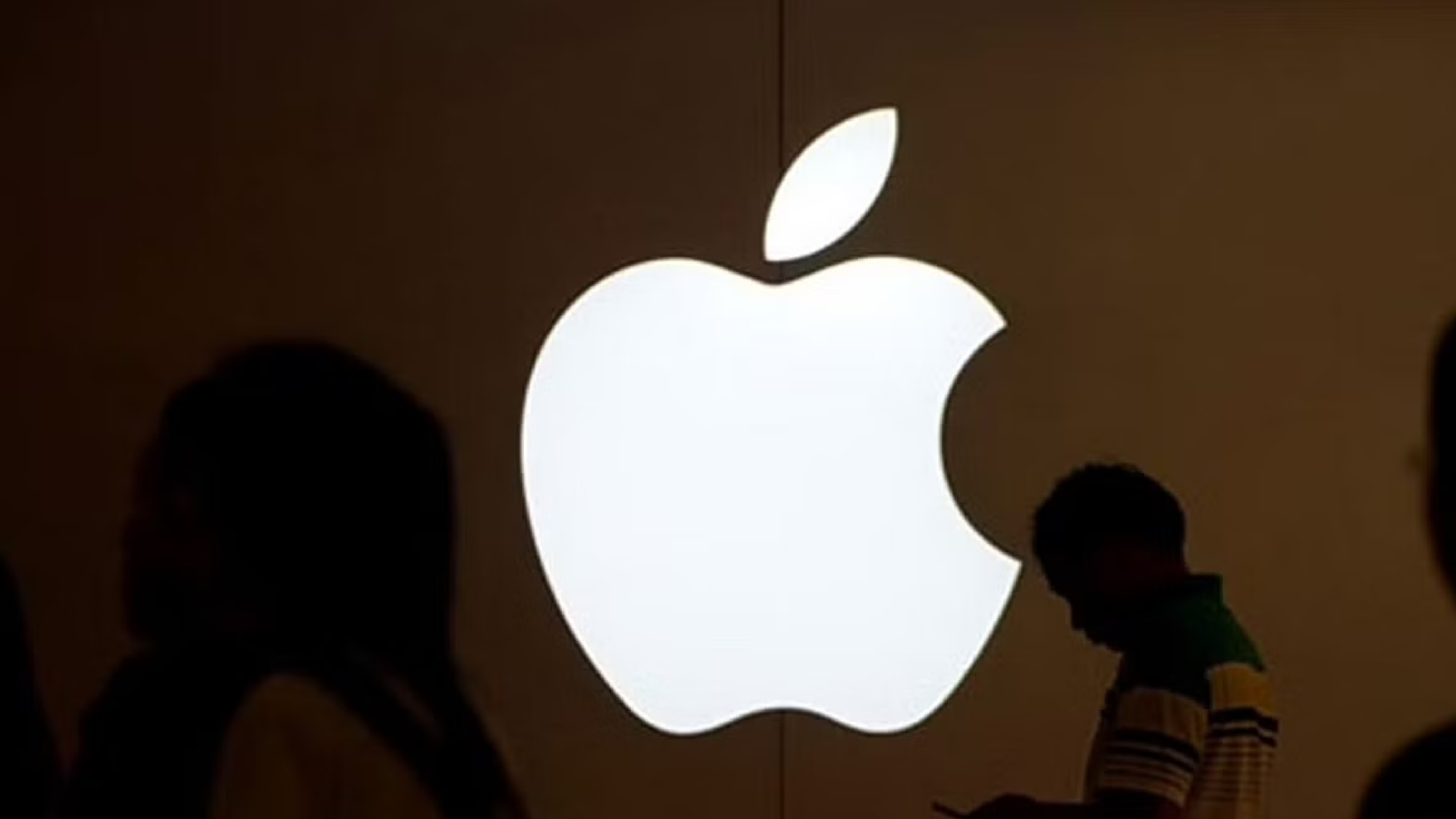 Apples AirPods & Mac accessories might get USB-C in two years