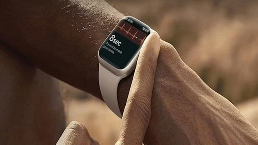 Apple Watch detects pregnancy before clinical test: Report