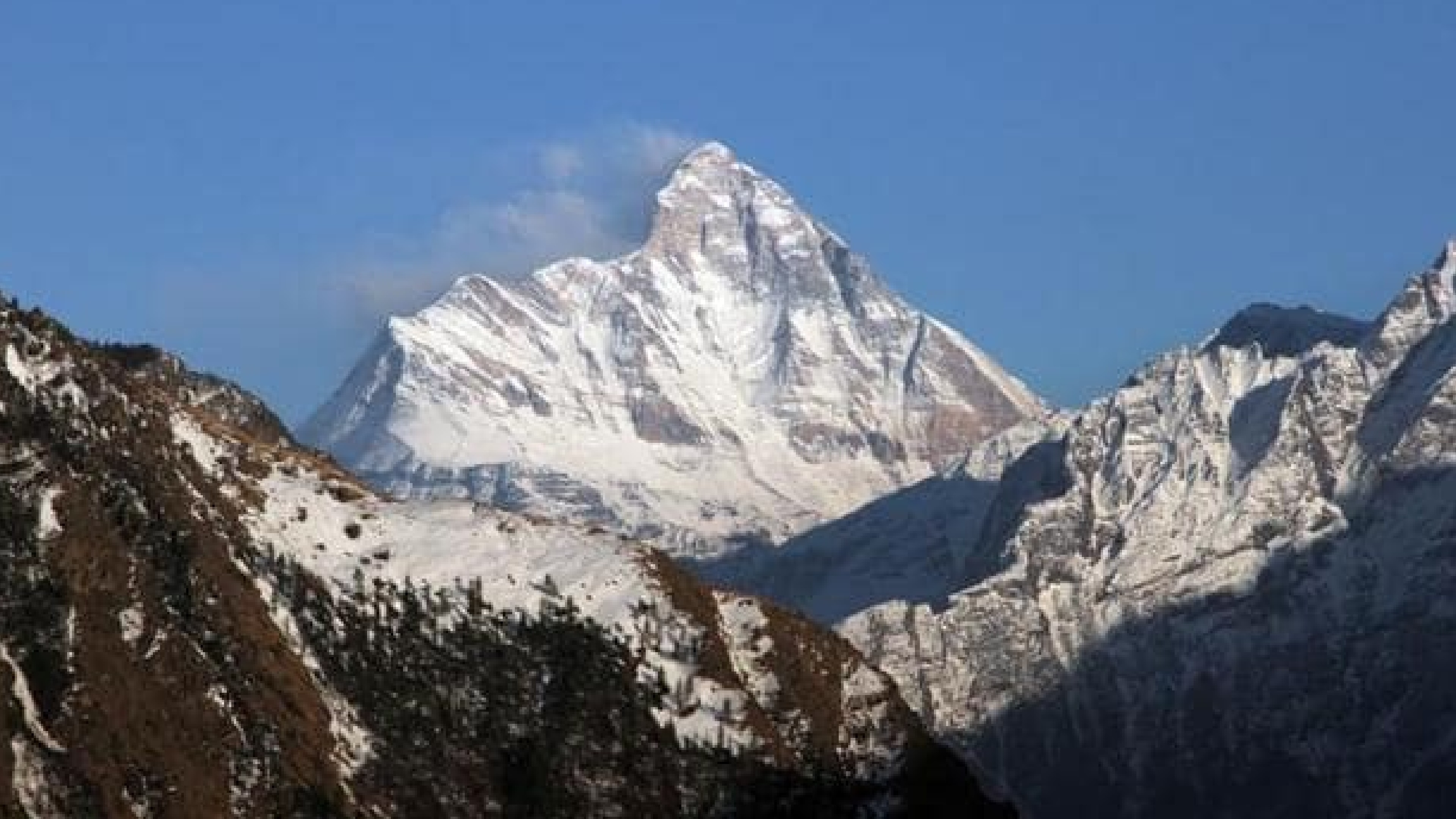 Trainee mountaineers trapped in avalanche in Ukhand