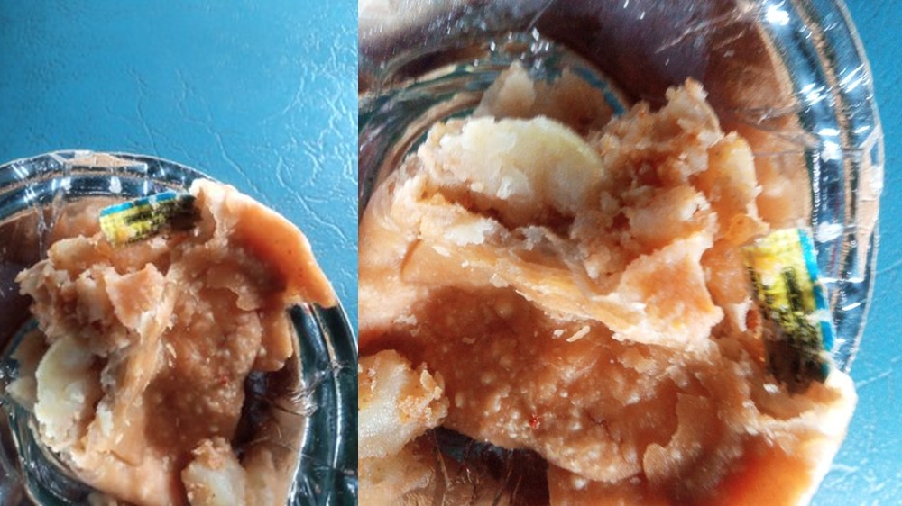 Passenger shares pic of yellow paper inside samosa served by IRCTC Passenger shares pic of yellow paper inside samosa served by IRCTC