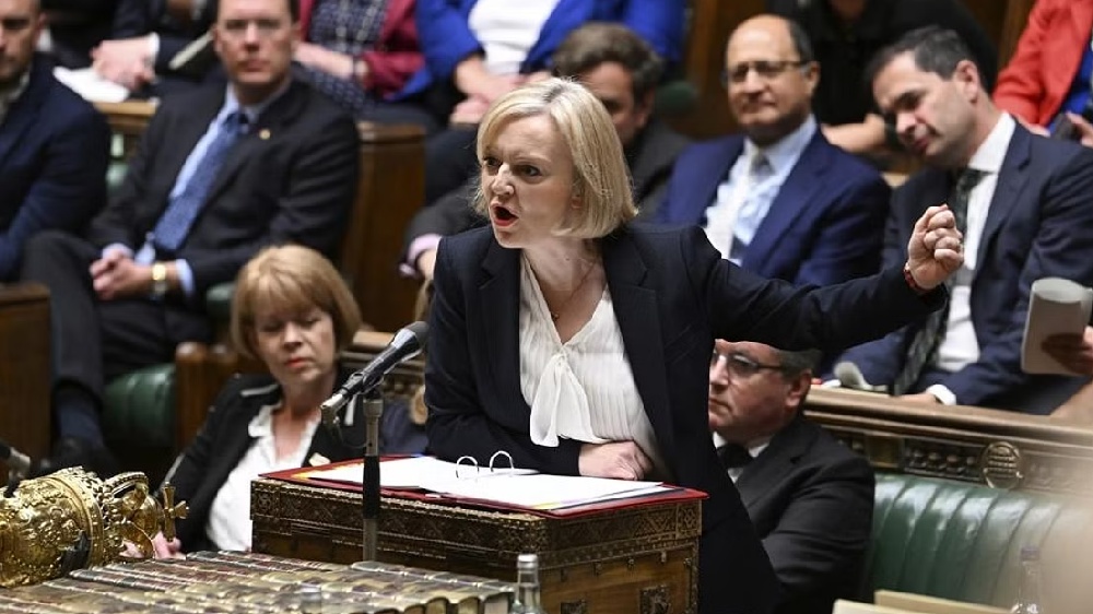 Truss loyalists quit cabinet before getting sacked