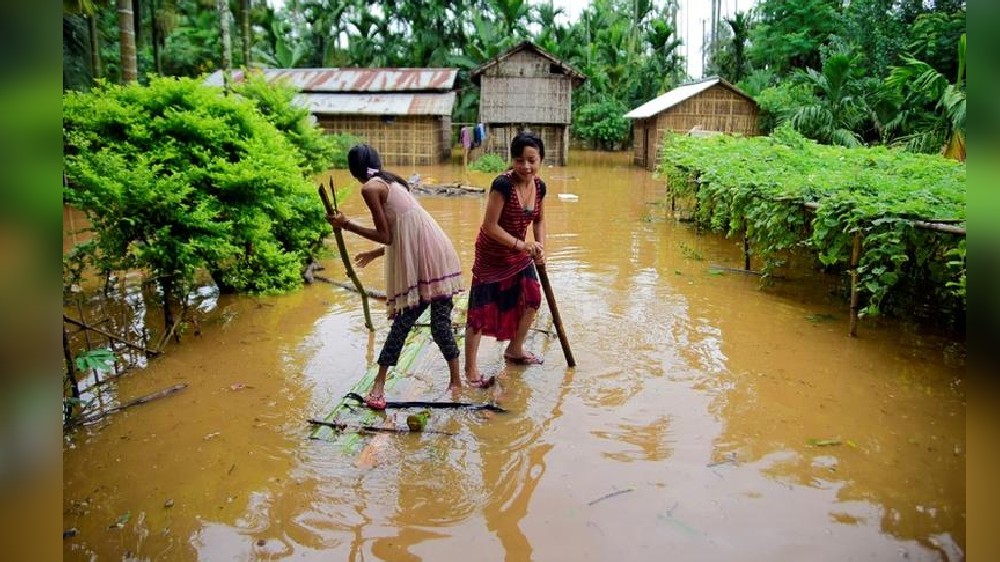 Flood situation in Assams Dhemaji district becomes critical Flood situation in Assams Dhemaji district becomes critical