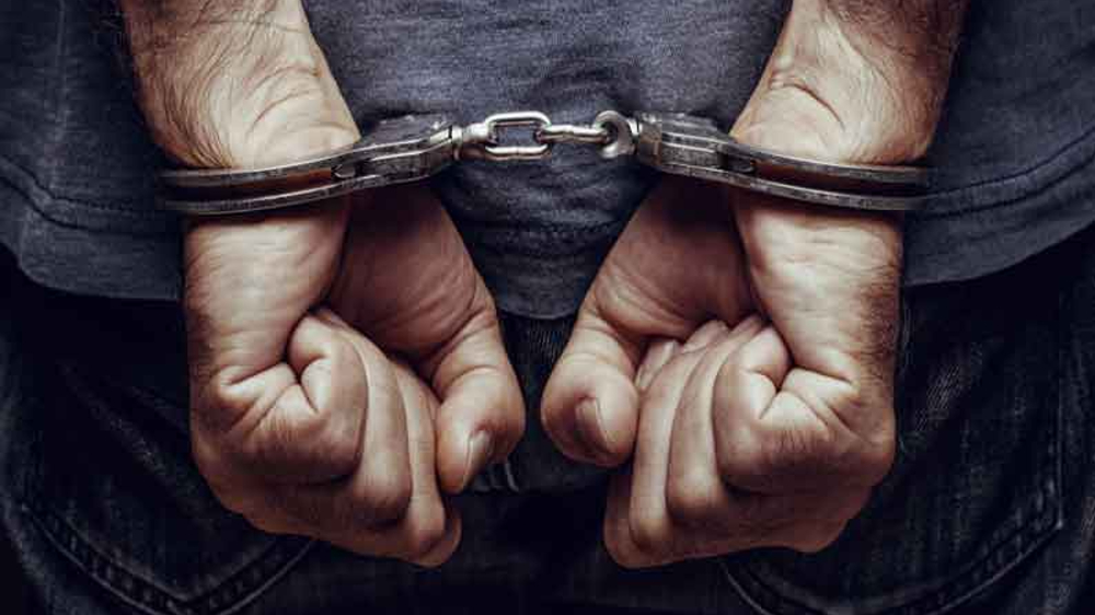 5 arrested for attacking Good Samaritan