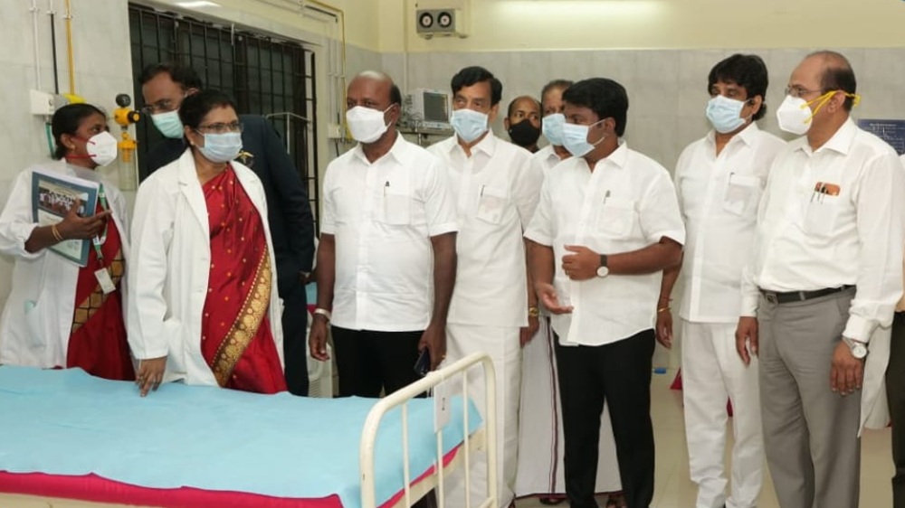 Ma Su inspects burn wards at Kilpauk hospital ahead of Deepavali