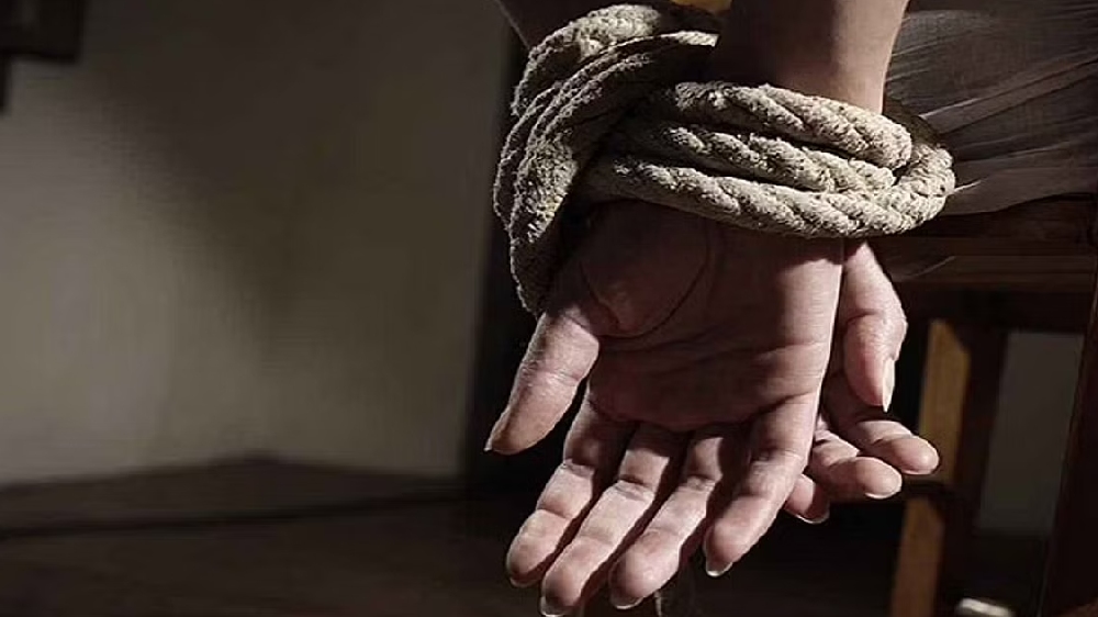 Kidnapped schoolboy escapes while waiting at traffic signal