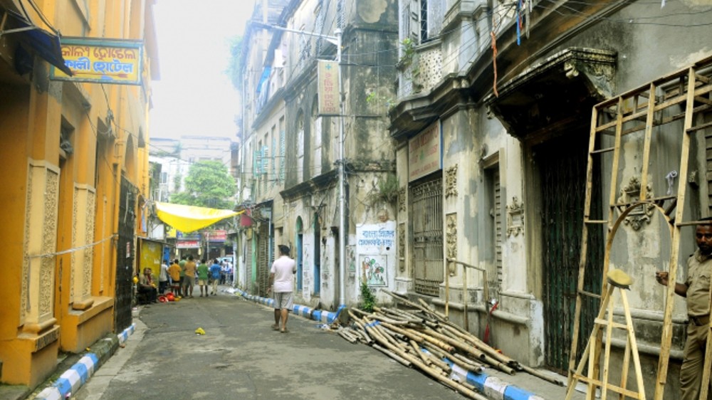 Political blame game starts over cracks in houses at Bowbazar