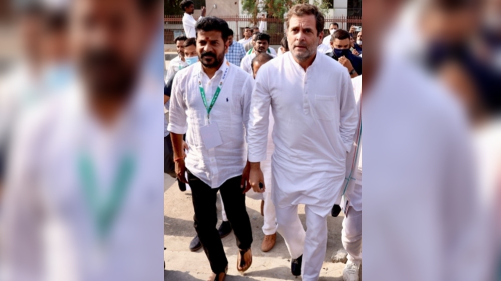 Rahul Gandhi resumes Bharat Jodo Yatra in Telangana