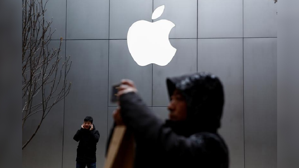 Apple removes gambling app ads placed next to kids gaming section