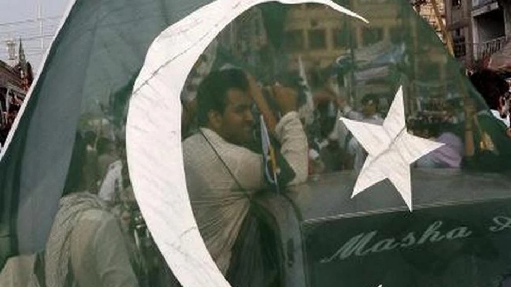 Pakistan: Oldest prisoner freed from Guantanamo, back home