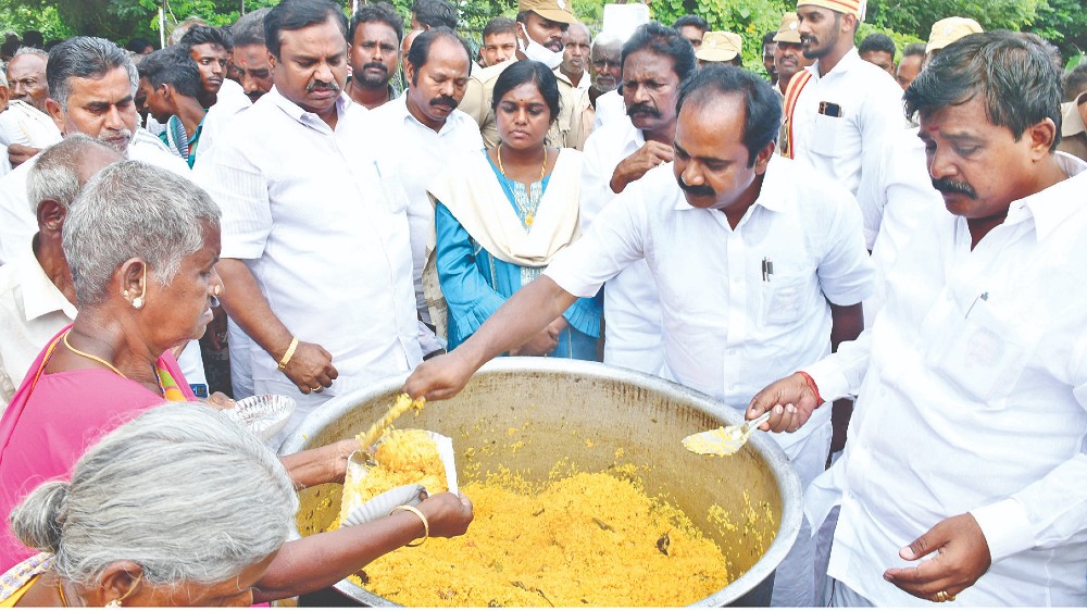 Min Siva V Meyyanathan promises proper crop damage compensation