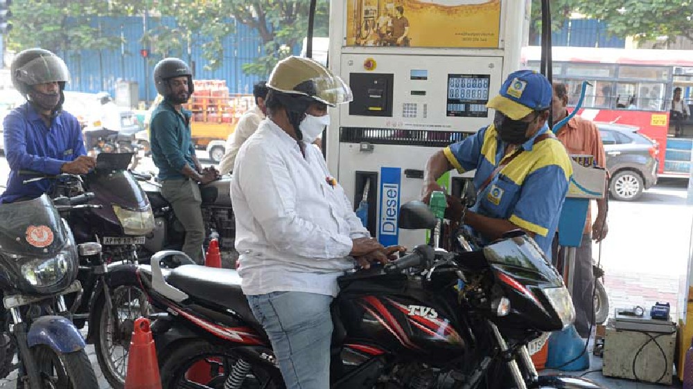Petrol, diesel prices remain unchanged for 140th day in Chennai