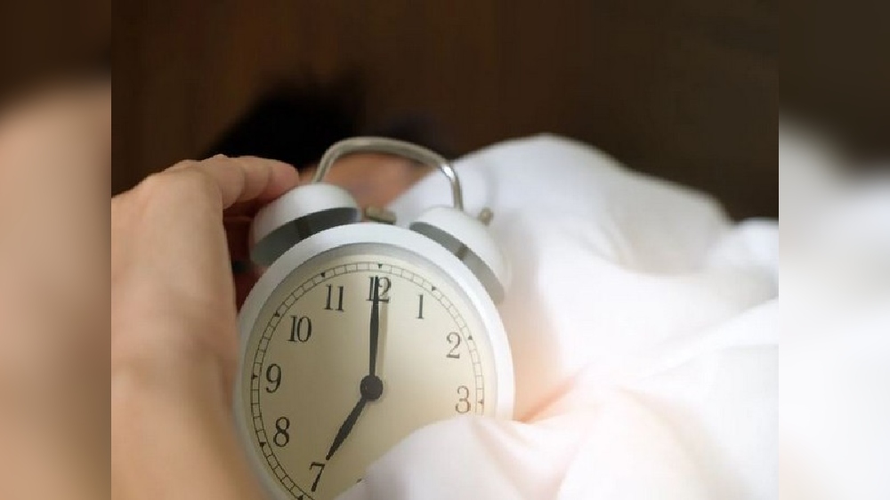 People hits snooze button on alarm more often than thought: Study