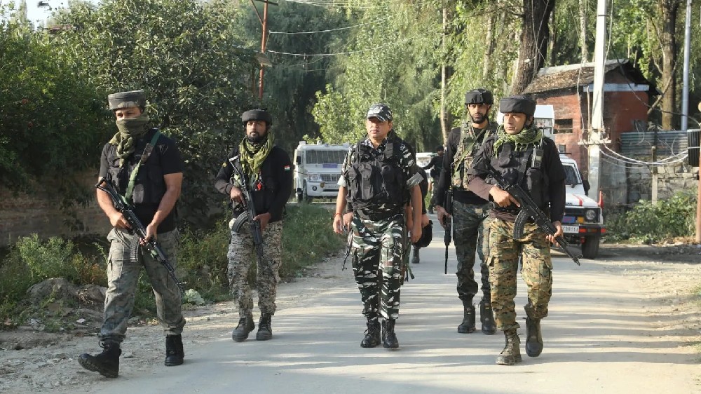 Terrorist held after 2 non-locals killed in J&K’s Shopian