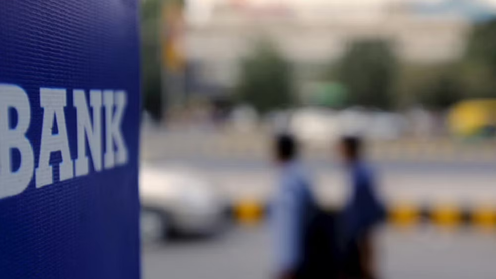 Bank fined Rs 5 lakh for not returning house documents