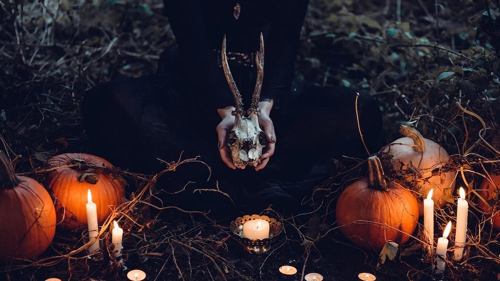 Buried girl’s skull missing from grave; black magic suspected Buried girl’s skull missing from grave; black magic suspected