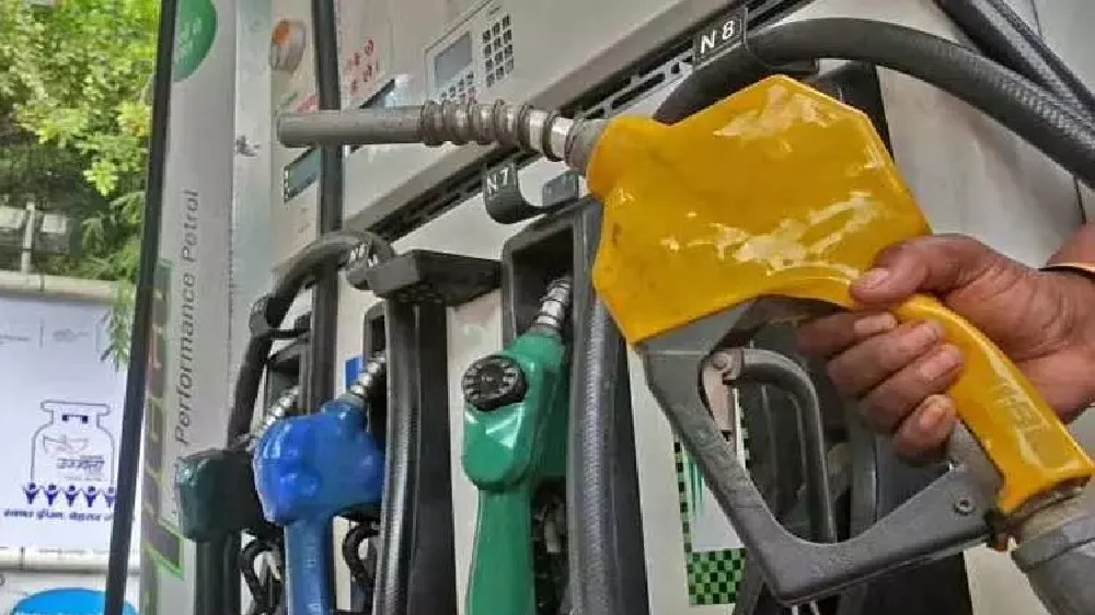 Petrol, diesel prices remain unchanged for 132nd day in Chennai