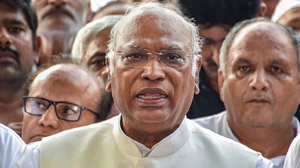 Bharat Jodo unites; Modi divides people:  Mallikarjuna Kharge