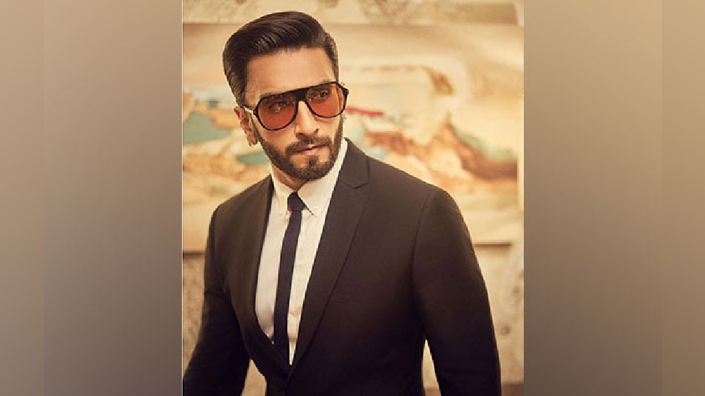Ranveer Singh accused of driving luxury car with expired registration