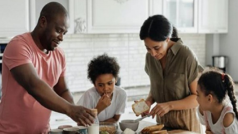 Parenting practices in teen yrs set stage for closeness later on Parenting practices in teen yrs set stage for closeness later on