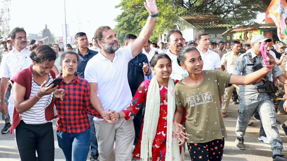 No intention of making Hindi alone natl language: Rahul Gandhi